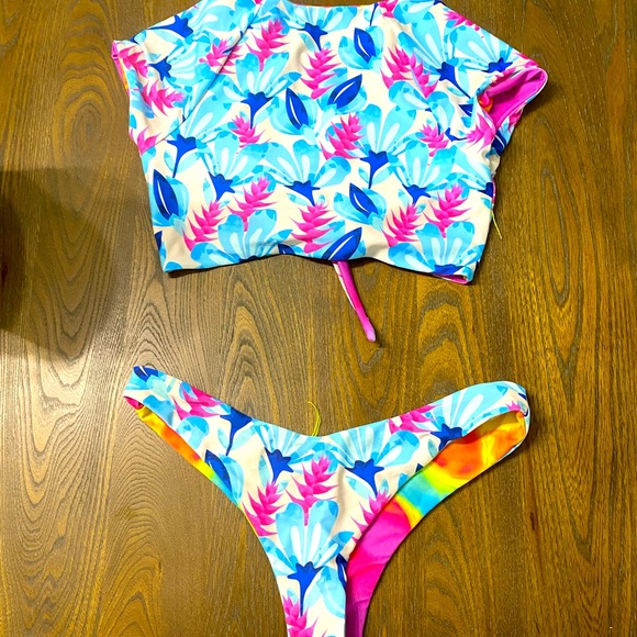 SOLD OUT- Gently Worn Moana bikini reversible set. Size Small - Picture 2 of 3